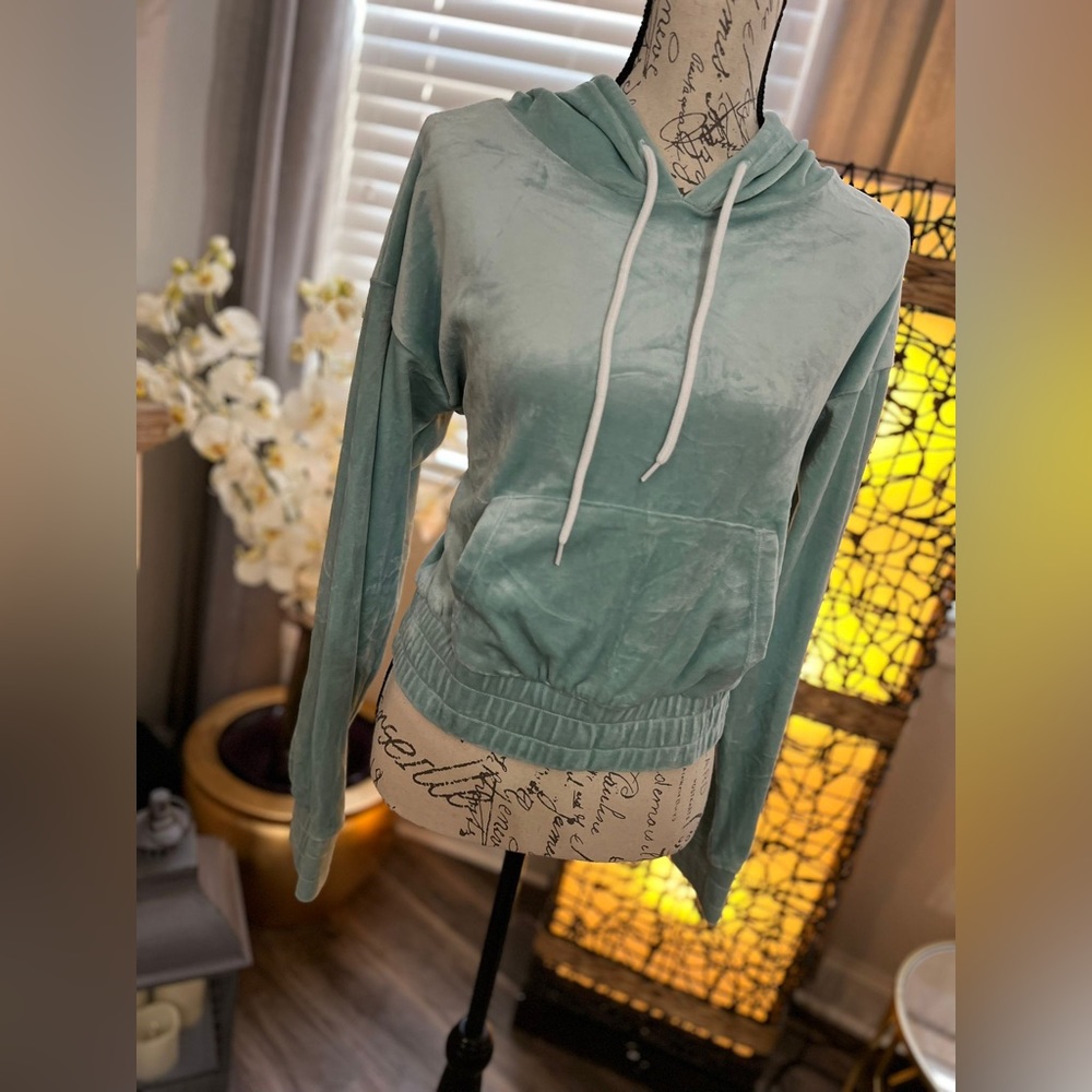No Boundaries Velour Hoodie size 3-5 Bluish Gray